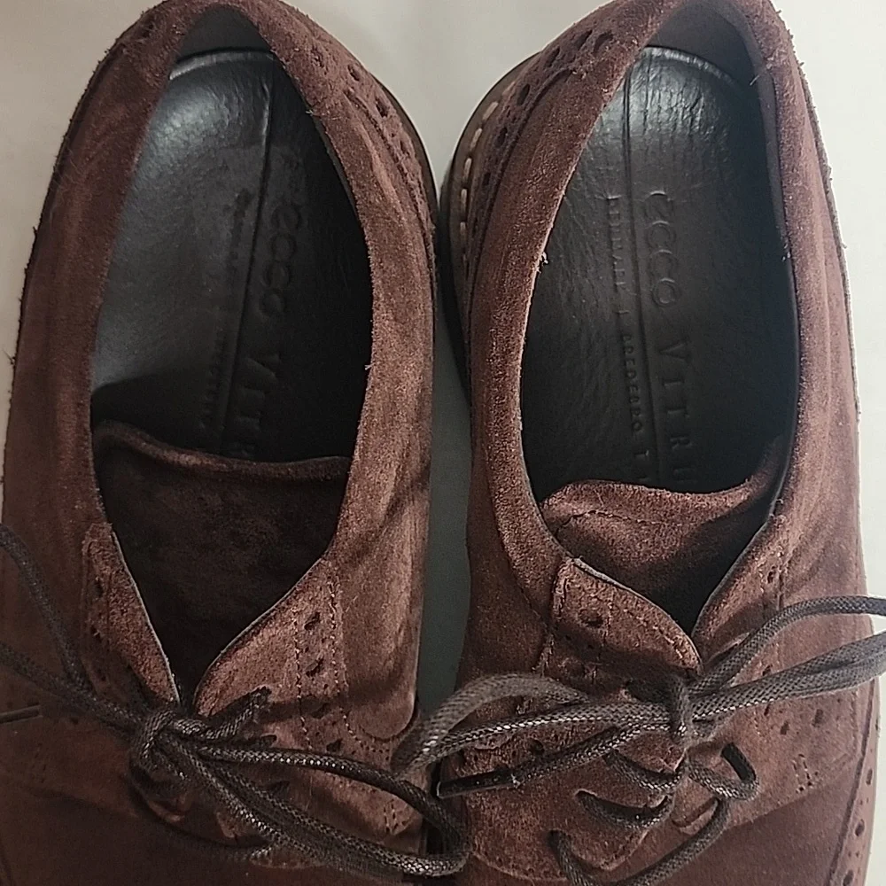 Ecco elegant brown